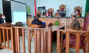 Mantan Wakapolres Tanjungpinang Kompol Gimma Sunarya saat memberi keterangan dalam sidang dugaan Penipuaan yang dilakukan Terdakwa Hendi Yanto di PN Tanjungpinang