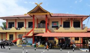 Penyidik KPK meminjam gedung Antan Seludang Polres Tanjungpinang untuk memeriksa sejumlah saksi dalam kasus Barang Kena cukai di Kawasan BP.Kasan Bintan.