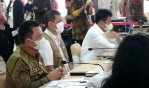 rapat Koordinasi Gubernur Kepri Ansar Ahmad dengan Kepala BNpB dalam Penanganan Covid 19 dan pemulangan Pekerja Migran Indonesia. PMI di Bandara Hang Nadim Batam