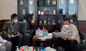 Gubernur Ansar menerima kunjungan Direktur Ketahanan Remaja BKKBN, dr Victor Palimbong dan Kepala Perwakilan BKKBN Kepri, Mediheryanto di Graha Kepri Batam Gubernur Ansar menerima kunjungan Direktur Ketahanan Remaja BKKBN dr Victor Palimbong dan Kepala Perwakilan BKKBN Kepri Mediheryanto di Graha Kepri Batam