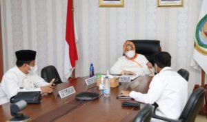 Wagub Marlin saat mengikuti Rakor melalui Vicon dengan Menko Perekonomian Airlangga Hartarto dan Mendagri Tito Karnavian terkait izin berusaha dari Graha Kepri Batam baru baru ini