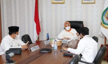 Wagub Marlin saat mengikuti Rakor melalui Vicon dengan Menko Perekonomian Airlangga Hartarto dan Mendagri Tito Karnavian terkait izin berusaha dari Graha Kepri Batam baru baru ini