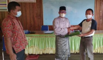 Rusli 42 salah seorang bakal calon pada Pilkades Resun saat pendaftaran Rusli 42 salah seorang bakal calon pada Pilkades Resun saat pendaftaran