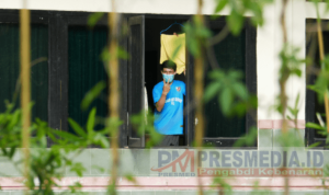 Salah seorang imigran yang positif COVID 19 sedang menjalani isolasi di kawasan Badra Resort Kabupaten Bintan.