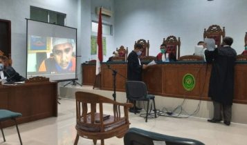 Sidang Korupsi BPHTB Tanjungpinang dengan Agenda mendengar Kesaksiaan Terdakwa Tunggal Yudi Ramdahani Sidang Korupsi BPHTB Tanjungpinang dengan Agenda mendengar Kesaksiaan Terdakwa Tunggal Yudi Ramdahani