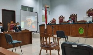 Sidang Korupsi BPHTB Tanjungpinang dengan Agenda pemriksaan terakwa berlangsung secara online di PN Tanjungpinang
