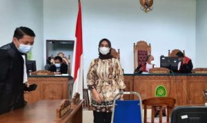 Sidang dugaan Titel Palsu atas nama Terdakwa Rini Pratiwi ditunda di PN Tanjungpinang Isu suap atas kasus ini juga merebak