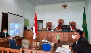 Sidang terdakwa Herald Hutabarat dilakukan secara daring di PN Tanjungpinang Sidang terdakwa Herald Hutabarat dilakukan secara daring di PN Tanjungpinang