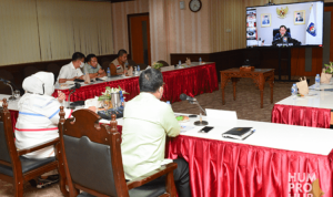 Wagub Kepri Hj Marlin saat mengikuti Video Conference Rapat Koordinasi Penanganan Covid 19 dan Percepatan Vaksinasi serta Pelaksanaan PPKM Mikro di Graha Kepri