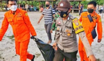 Anggota Basarnas dan Polisi saat mengevakuasi Anak Tenggelam di Bintan Anggota Basarnas dan Polisi saat mengevakuasi Anak Tenggelam di Bintan