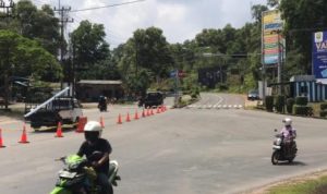 Rekayasa jalur lalu lintas di simpang lampu merah Batu 8 Jalan WR Supratman.