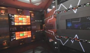 Aktifis pergeraran saham di BEI Jakarta