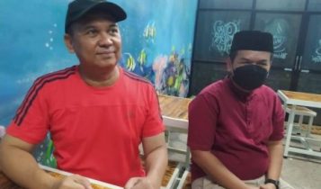 Inisiator ASPEC Tanjungpinang Joko Yuhono didampingi Isnaini Bayu Wibowo.