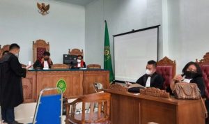 Jaksa Penuntut Umum saat membacakan tuntutan hukum terhadap dua terdakwa Korupsi Pembangunan Sarparas Olah Raga Panjat Tebing di Bntan