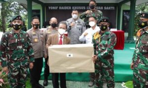 Ketua DPRD Kepri Jumaga Nadeak saat memberikan pembekalan kepada para Prajurit Raider