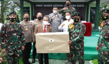 Ketua DPRD Kepri Jumaga Nadeak saat memberikan pembekalan kepada para Prajurit Raider Ketua DPRD Kepri Jumaga Nadeak saat memberikan pembekalan kepada para Prajurit Raider
