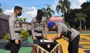 Prosesi Sertijab Kasat Polair Polres Tanjungpinang dari Iptu Adrian kepada AKP Faisol di Mapolres Tanjungpinang