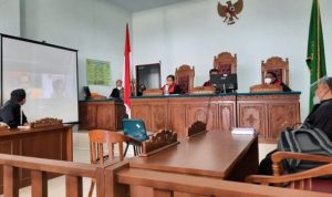 Sidang Lanjutan Terdakwa narkoba Ode Anwar di PN Tanjungpinang Terdakwa menyakan Polisi Lepas Pengguna Narkoba Iwan Kurniawan