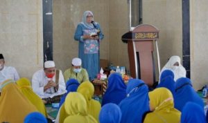 Haja Marlin aat melauka pertemuan dan silaturahmi dengan pengurus BKMT kota Batam