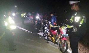 Satlantas Polres Bintan Saat melakukan Razia dan penertiban sejumlah Motor yang digunakan sejumlah remaja Balap Liar
