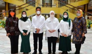 Wakil Guberrnur Kepri Hj.Parlin dan pengurus Perempuan Tani HKTI di Batam