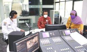 Ansar Ahmad dan Kepala pemerintahaan saat melaksanakan dialog interkatif di RRI Tanungpinang