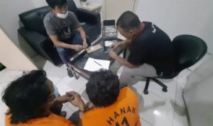 Dua tersangka narkoba Mr dan R yang ditetapkan Penyidik Satresnarkoba Tanjungpinang sebagai Tersangka dan terduga pelaku Kurir inisil U dijdikan wajib lapor oleh Polisi