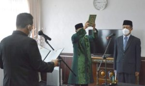 Gubernur Kepri Ansar Ahmad kembali melantik dan memperpanjang masa Kerja Pj.Sekda Kepri Ir.Lamidi
