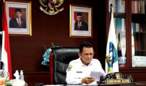Gubernur Kepri Ansar Ahmad saat menghadiri dan membuka Musda DPD IPI Kepri melalui Virtual dari kantor Gubernur Kepri