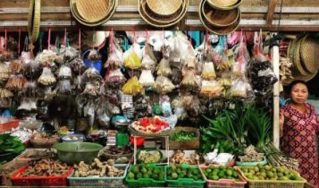 Pelaku UMKM di Pasar kota Tanjungpinang menunggu pengucuan Modal sebagai stimulus dalam mengembangkan usaha dagang rempahnya Pelaku UMKM di Pasar kota Tanjungpinang menunggu pengucuan Modal sebagai stimulus dalam mengembangkan usaha dagang rempahnya