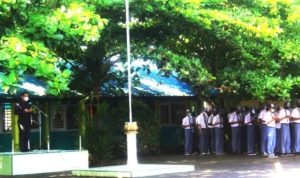Plt.Camat Toapaya, Nepy Purwanto, saat menjadi pembina upacara PTM Pertama siswa dan siswi SMA di Bintan Plt.Camat Toapaya Nepy Purwanto saat menjadi pembina upacara PTM Pertama siswa dan siswi SMA di Bintan