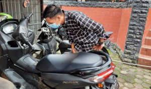 Polisi amankan satu unit Sepeda Motor Yamaha NMax hitam BM4953 DAP dari keluarga tersangka Zulkifli sebagai barang Bukti dalam Kasus Pembunuhan Bos Besi Tua di Tanjungpinang