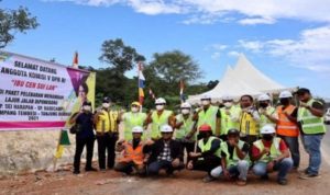 Anggita DPR RI Dapil Kepri Cen Sui Lan bersama Kepri Ditjen Bina Marga Kementerian PUPR saat meresmikan Jalan Nasional di Batam