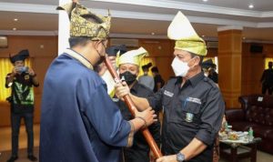 Gubernu Kepri Ansar Ahmad saat mengukungkan Kepengursan DPP GERAM Kepri