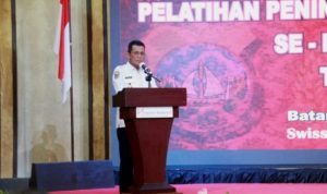 Gubernur Kepri Ansar Ahmad saat membuka pelatihan PPNS se Kepri.
