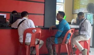 Supvesior Teknik dan Tim Yantek PT.PLN saat membuat Laporan dan memberikan keterangan ke Penyidik Polsek Gunung Kijang atas Pencuriaan kabel milik PLN