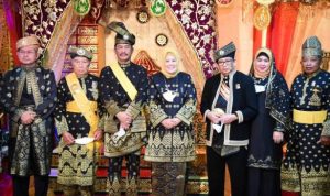 Wali kota Batam M.Rudi menerima Gelar datuk Setia Amanah dari LAM Batam