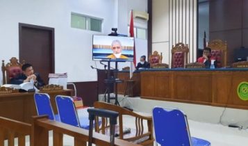 Sidang Korupsi BUMD Lingga dengan Terdakwa Efrizon Nazri dipanggil beberapa kali saksi alias Wello dan Endrianto tidak hadir. Sidang Korupsi BUMD Lingga dengan Terdakwa Efrizon Nazri dipanggil beberapa kali saksi alias Wello dan Endrianto tidak hadir.