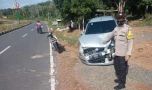 Kondisi salah satu mobil mengalami ringsek bagian depan. Foto istimewa scaled