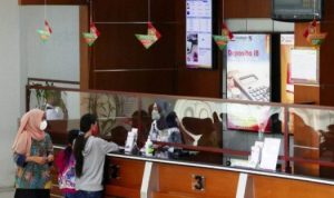 Masyarakat yang mengajukan pinjaman ke Bank Riau Kepri.