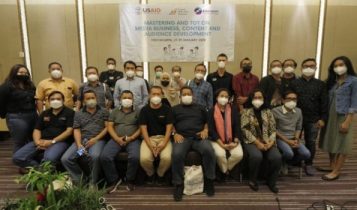 Sebanyak 20 trainer AMSI membahas pendampingan manajemen pengembangan bisnis berkelanjutan dan peningkatan kualitas konten Sebanyak 20 trainer AMSI membahas pendampingan manajemen pengembangan bisnis berkelanjutan dan peningkatan kualitas konten