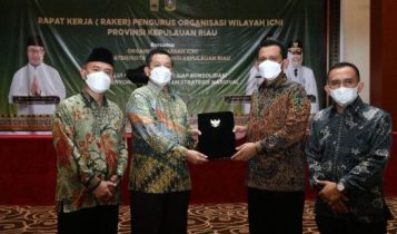 Ansar Ahmad terpilih sebagai Ketua Organisasi Wilayah Ikatan Cendekiawan Muslim Indonesia ICMI Provinsi Kepulauan Riau periode 2022 2027. Ansar Ahmad terpilih sebagai Ketua Organisasi Wilayah Ikatan Cendekiawan Muslim Indonesia ICMI Provinsi Kepulauan Riau periode 2022 2027.