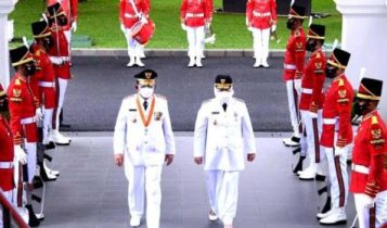 Pelantikan Gubernur dan Wakil Gubernur Kepri Ansar Ahmad dan Marlin Agustina di Istana Merdeka.