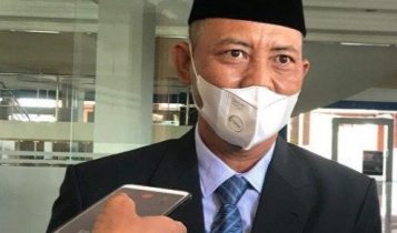 Sekda Bintan Adi Prihantara. Sekda Bintan Adi Prihantara.