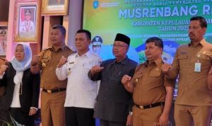 Gubwernur Kepri bersama Bupati dan wakil Bupati Anambas saat pelaksanaan Musrenbang RPKD Anambas