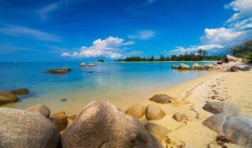 Pantai Trikora. Pantai Trikora.