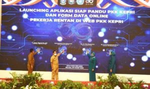 Peluncuran aplikasi SIAP PANDU pada peringatan HKG ke 50 di aula Wan Seri Beni Pulau Dompak.