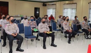 Puluhan personel Polres Tanjungpinang mengikuti tes psikologi mapping senjata api Senpi dan konseling di Rupatama Polres Tanjungpinang. Puluhan personel Polres Tanjungpinang mengikuti tes psikologi mapping senjata api Senpi dan konseling di Rupatama Polres Tanjungpinang.
