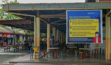 Suasana di Pujasera Kawasan Wisata Lagoi Bintan