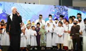 Ketua Umum Partai Golkar , Airlangga Hartarto, bersilaturahmi dan menggelar acara buka puasa bersama 1.800 anak yatim piatu. (Foto : Humas Pemprov Kepri)